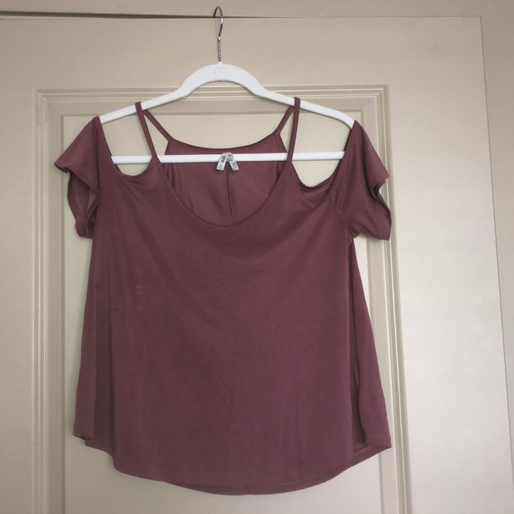 kohl’s dark mauve off the shoulder top 🦋